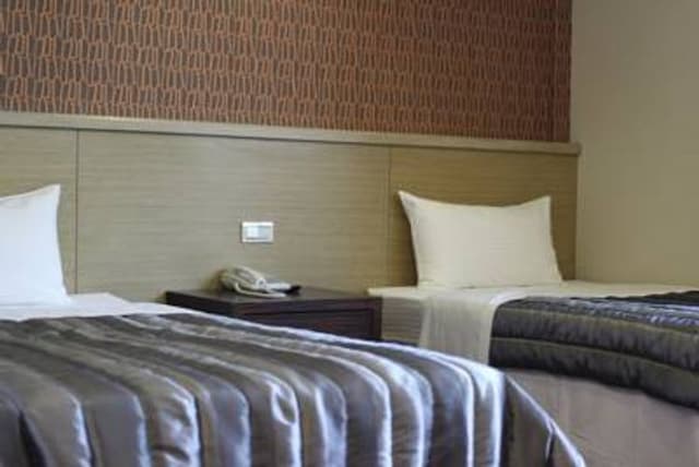 Home Full Hotel-Twin Room-2