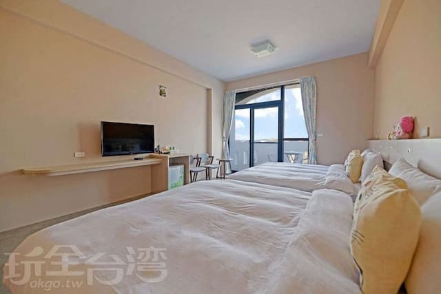 Lai seaside bed and breakfast-Ocaen view room l Seaview Quadruple Room-10