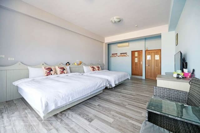 Lai seaside bed and breakfast-Ocaen view room l Seaview Quadruple Room-1