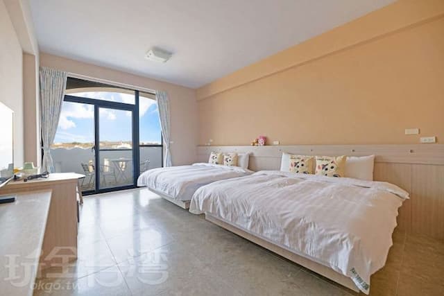 Lai seaside bed and breakfast-Ocaen view room l Seaview Quadruple Room-9