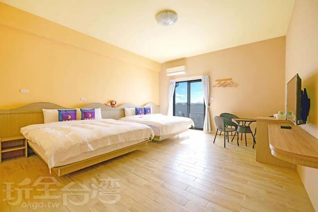 Lai seaside bed and breakfast-Ocaen view room l Seaview Quadruple Room-5