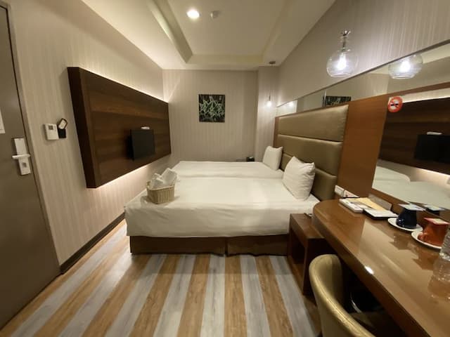 IN99 HOTEL-無窗精緻雙人房（二小床/一大床）-1