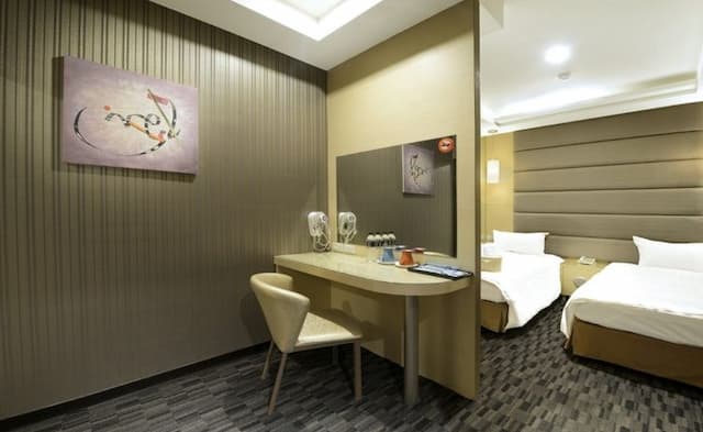 IN99 HOTEL-無窗精緻雙人房（二小床/一大床）-2