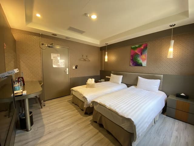 IN99 HOTEL-時尚雙人房（一大床/兩小床）-4