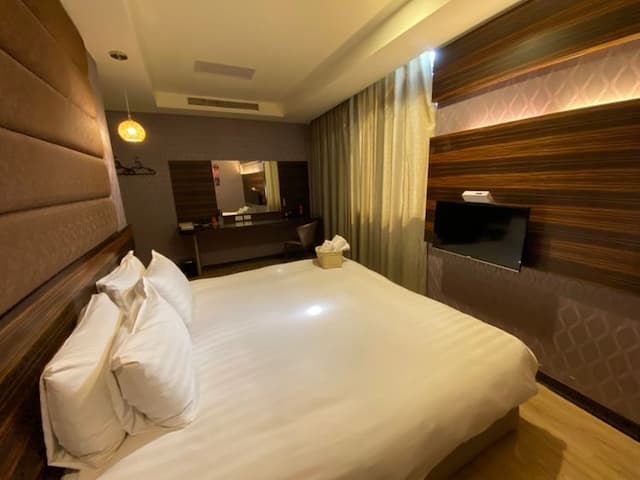 IN99 HOTEL-豪華雙人房（一大床/兩小床）-4