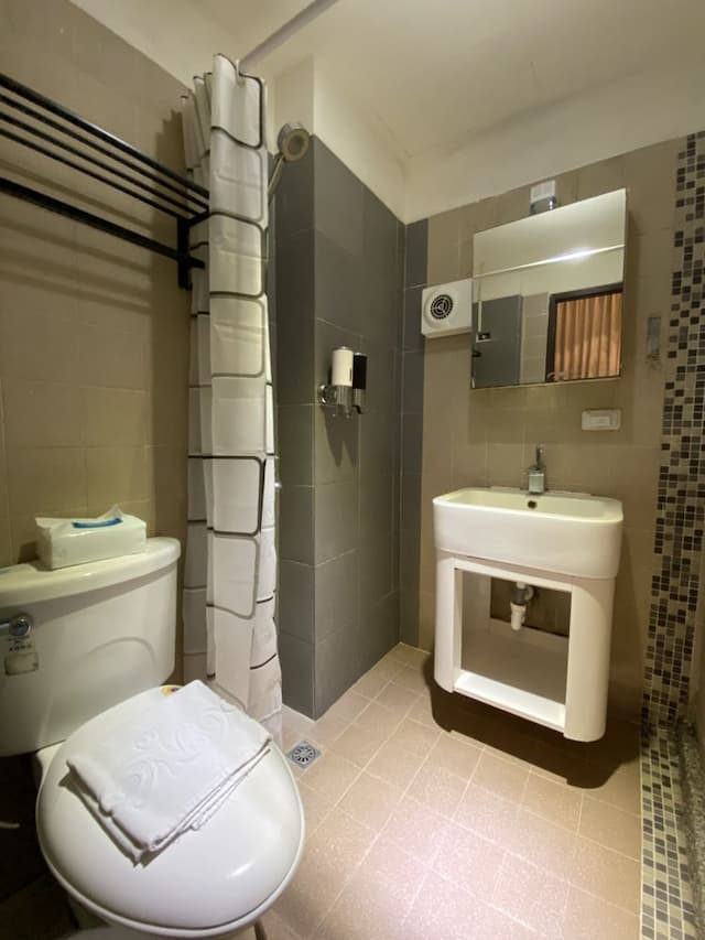 IN99 HOTEL-時尚家庭房-8