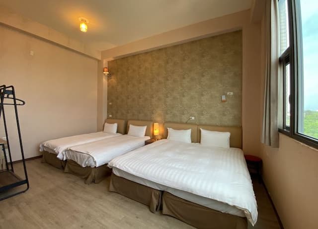 IN99 HOTEL-Quadruple family room-4