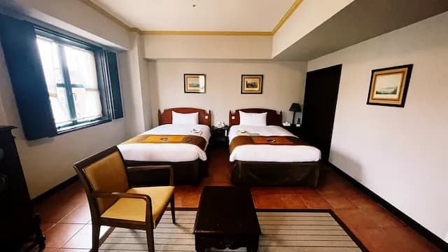 Deluxe Corner Twin Room