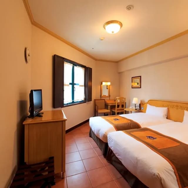 長崎蒙特利飯店｜大浦海岸通站步行2分/荷蘭坡步行5分/大浦天主堂步行10分-轉角雙床房【不挑房】雖然系統名稱寫標準雙床房，但是從照片判定，應該是轉角雙床房-10