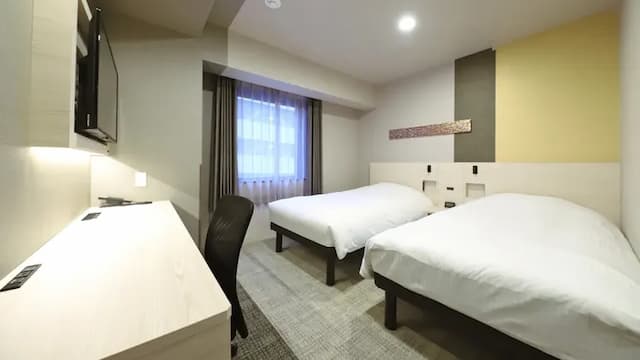 金澤西口站前微笑飯店 | 距金澤西口步行4分鐘-雙床房【不挑房】-1