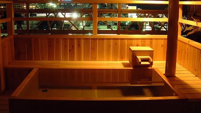 Japanese-style room of 12.5 tatami mats to Tsukimidai terrace [Open-air bath with free-flowing hot springs] *This is an image