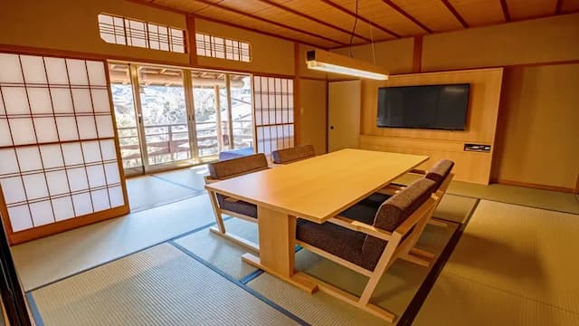 10 tatami Japanese-style room + indoor hot spring bath + private dining room + terrace