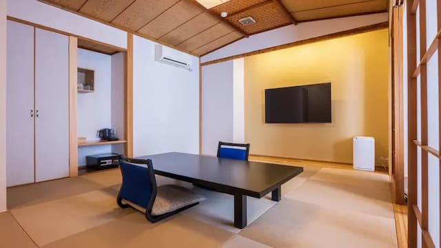 ☆NEW☆10 tatami Japanese-style room &lt;with shower and toilet&gt;