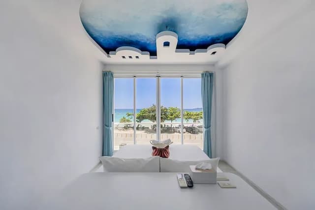 Cat at Greece-Deluxe Double Room with Sea View and Balcony-8