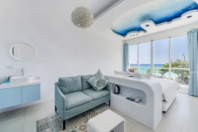 Cat at Greece-Deluxe Double Room with Sea View and Balcony-1