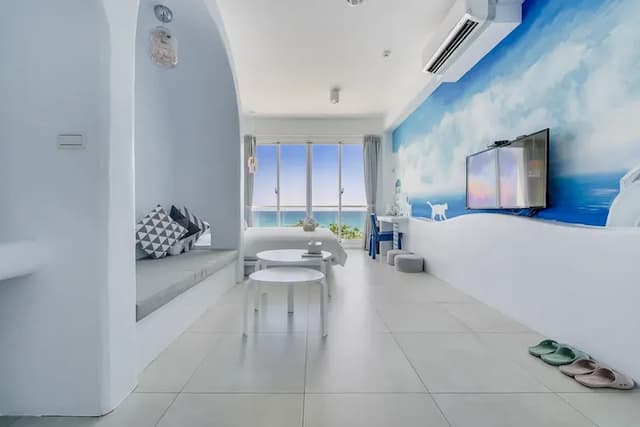 Cat at Greece-King Room with Sea View and Balcony-4