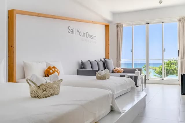 Cat at Greece-Quadruple Room with Sea View and Balcony-4