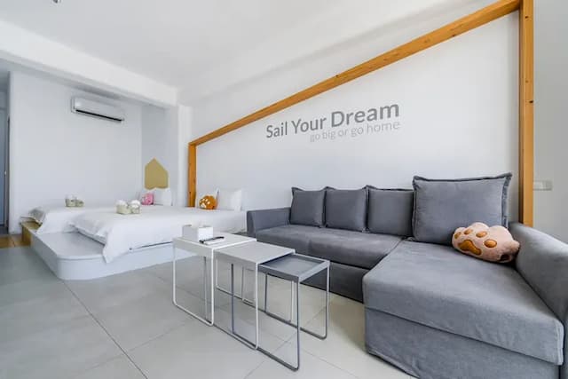 Cat at Greece-Quadruple Room with Sea View and Balcony-6