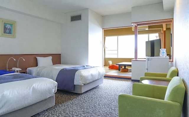 大江戸温泉物語 長崎ホテル清風-【夜景確約】 和洋室 [洋室ツイン+和室7.5畳]-1