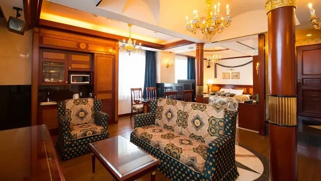 Premium Suite is a 67 m² room