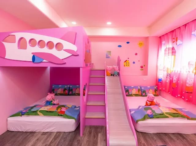 掬月童心親子民宿-Pink Bubble Slide Quadruple Room (Extra Bed Available)-1