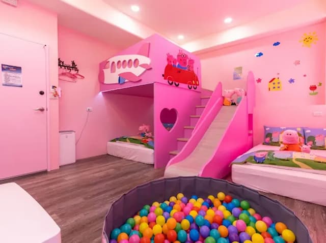 掬月童心親子民宿-Pink Bubble Slide Quadruple Room (Extra Bed Available)-2
