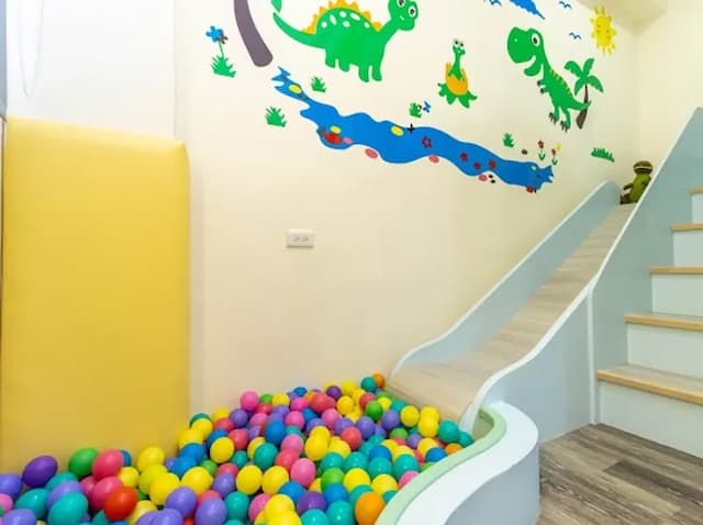 掬月童心親子民宿-Dinosaur World Slide Quadruple Room (no extra bed allowed)-11