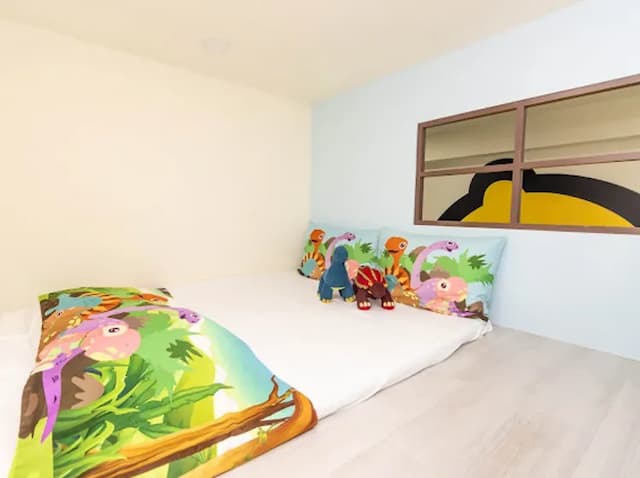 掬月童心親子民宿-Dinosaur World Slide Quadruple Room (no extra bed allowed)-5