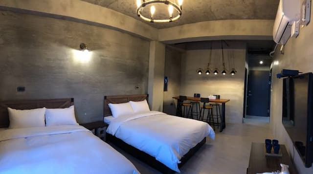 Peninsula-Light Industry Quadruple Room-6