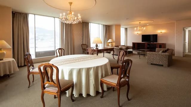 Royal Suite (112 sqm / bed width: 120 cm) Living