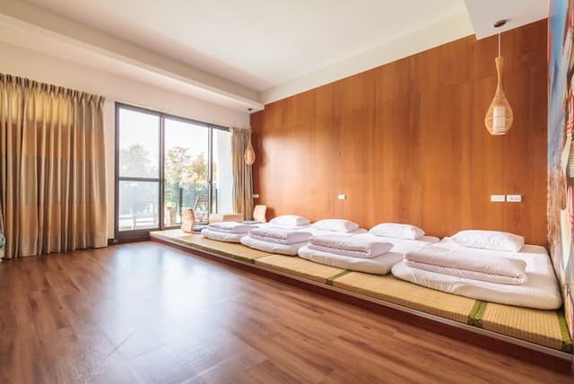 異宿風巢景觀旅店｜可10人包棟｜-日式四人房-附浴缸-201-2