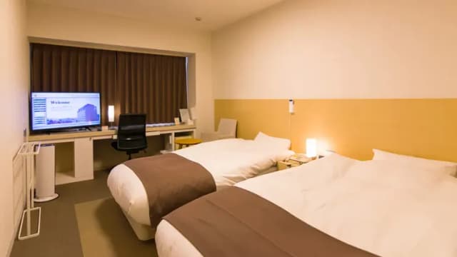 The family twin has a 130 cm bed and a 100 cm bed. It is also possible to sleep with children.