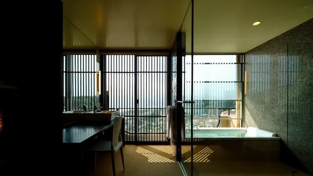 [Premier Suite] This is a one-room limited room where you can enjoy the view of Nagasaki.