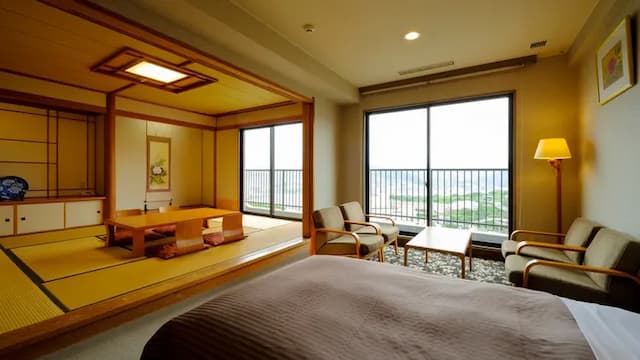 [Akebonokan deluxe Japanese-Western style room] This room can accommodate up to 9 people and is recommended for 3 generations.