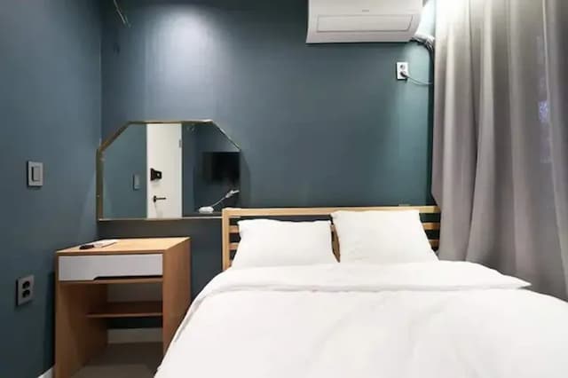 雲弘大旅居｜近弘大入口站 京義線林蔭道-Room 2-4