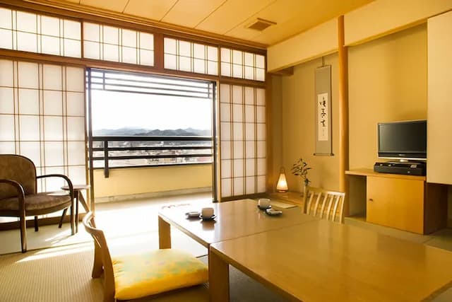 飛驒高山 本陣平野屋 別館｜高山站徒歩10分/三町古建築保存區徒步3分/免費車站接送服務-城市側日式房【不挑房】-4