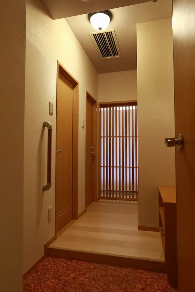 Room_Riverside Western-style room_Entrance