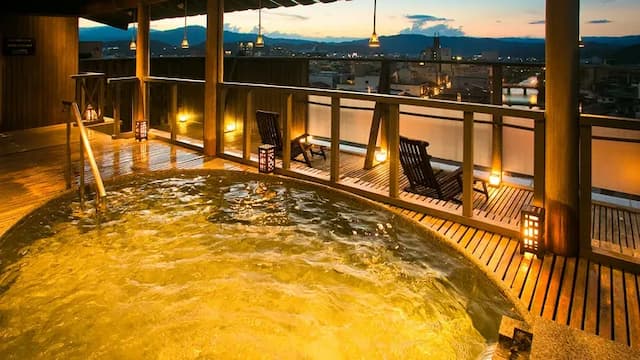 飛驒高山 本陣平野屋 花兆庵｜高山站徒歩10分/三町古建築保存區徒步3分/免費車站接送服務-華やぎの間｜附檜風呂、按摩椅【不挑房】-6