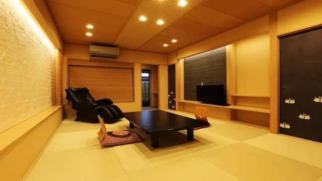 Fully refurbished 10-tatami mat Japanese-style room with open-air bath