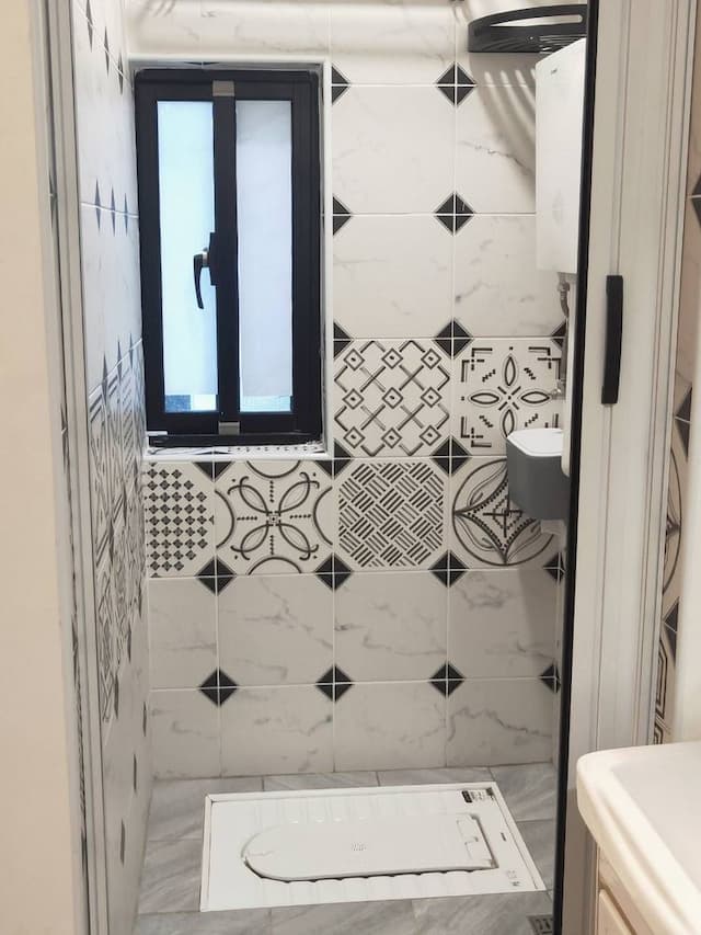 black kitten BNB-Suite 402 Double (We are moving to a new address, please be sure to contact us in Garay)-8