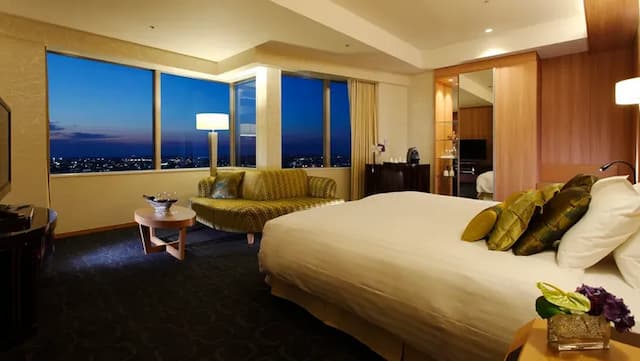 Luxe Deluxe King 44sqm / 26th floor 28th floor