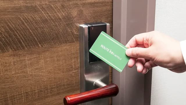 Card key (The lock can be unlocked by using the card key on the black board.)