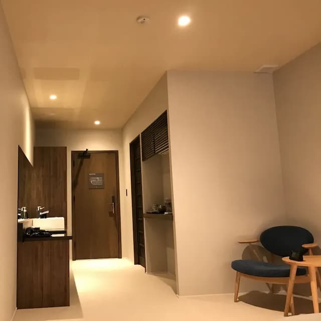 [Triple] An example of a room