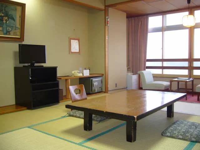 Sunset and Lake Hotel Aoki Ya (Sadogashima)-Japanese-style room [Japanese room] [Lake view]-5