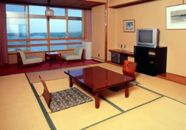 Sunset and Lake Hotel Aoki Ya (Sadogashima)-Japanese-style room [Japanese room] [Lake view]-2