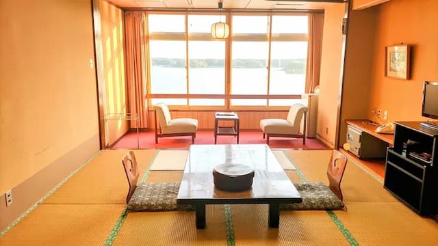 Sunset and Lake Hotel Aoki Ya (Sadogashima)-Japanese-Style Room-1