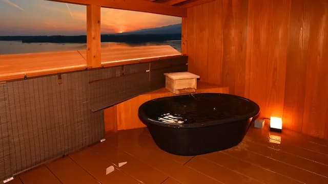 Sunset and Lake Hotel Aoki Ya (Sadogashima)-Japanese-Style Room-6