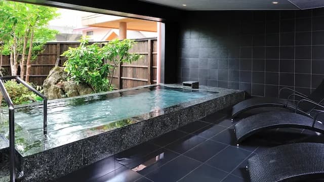 Echigoyuzawa Onsen Sakuratei-[New building] Japanese-style room 10 tatami mats with toilet and sink [non-smoking] [Economy] [Japanese room] [Non-smoking] [View of the maple leaves]-4