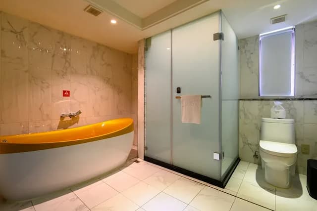 悅樂旅店-台中文心-活力雙人房 一大床 (附浴缸) 【不可取消】-7