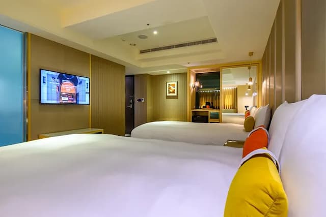 悅樂旅店-台中文心-精彩四人房 (四人入住－附浴缸)【連住優惠】-3